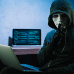 Técnicas que usan los ciberestafadores en niños y adolescentes